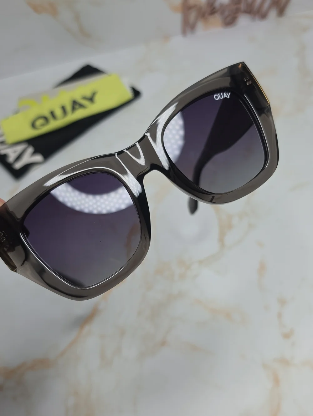 Quay after hours bevel polarized Transparent Sunglasses With Case